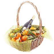 Fruit basket with wine