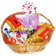 Gift basket with sweets