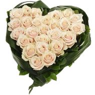 Flower arrangement in the form of a heart