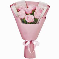 7 pink roses
