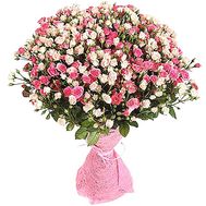 Bouquet of white and pink bush roses