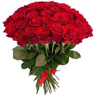 Bouquet of red Dutch roses