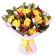 Bouquet of roses with tulips