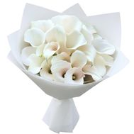 Bouquet of white callas
