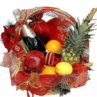 Gift basket with fruits and champagne