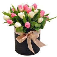 25 tulips in a hat box