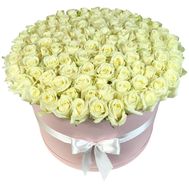 101 white roses in a hat box