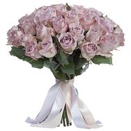 Bouquet with lilac roses