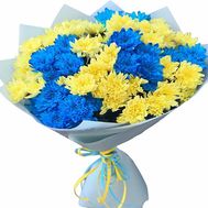 A yellow-blue bouquet of flowers