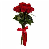 5 red roses