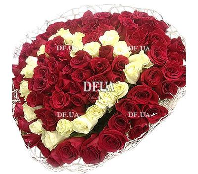 101 roses in the form of a heart