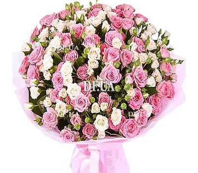 Bouquet of small bush roses