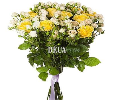 Bouquet of large and small roses