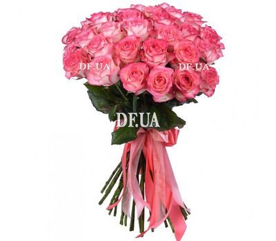 25 розовых роз