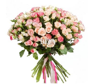 Delicate bouquet of roses