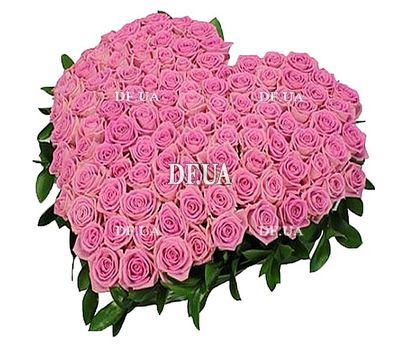 Heart of 101 pink roses