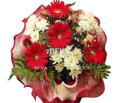 Mini bouquet of fresh flowers