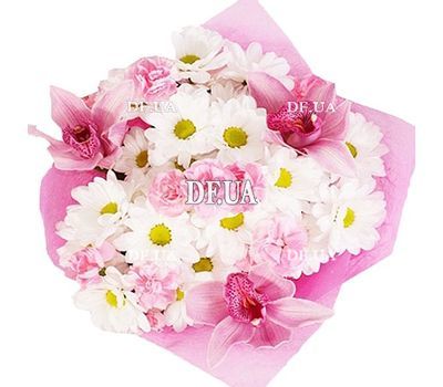 A modern bouquet of flowers