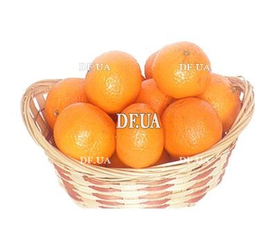 Basket with tangerines
