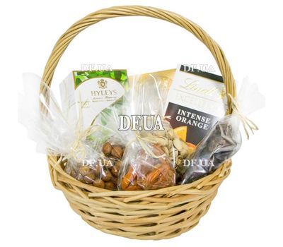 Gift basket with tea