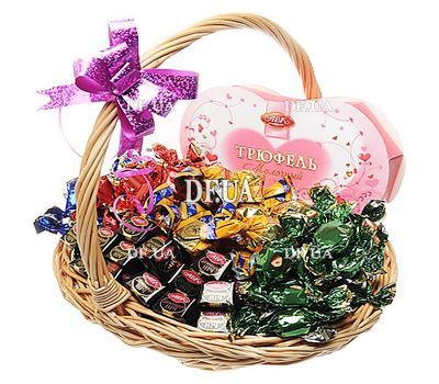 Gift basket with sweets
