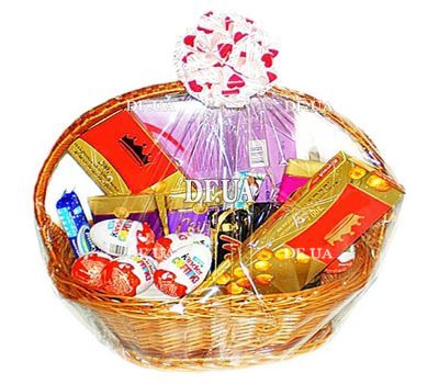 Gift basket with sweets