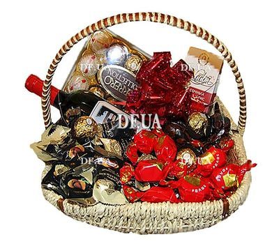 Gift basket with sweets