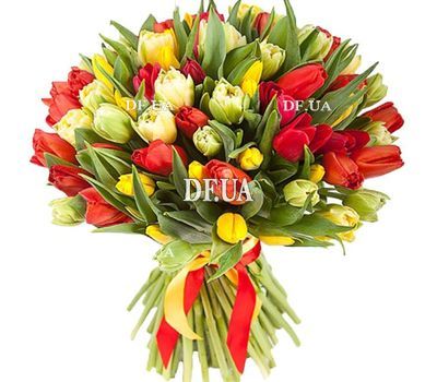 Chic bouquet of tulips