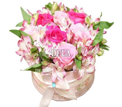 Bouquet in a round box