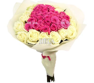 Bouquet in the form of heart from roses