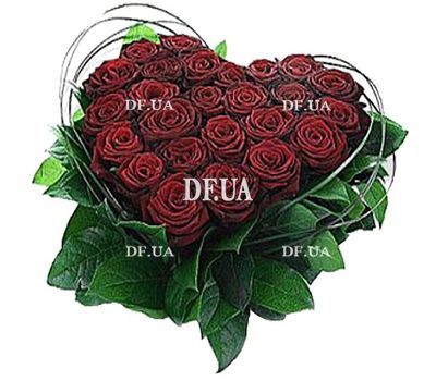 Heart of red roses