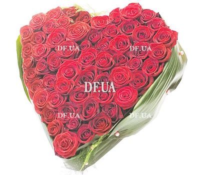 Heart of red roses to buy