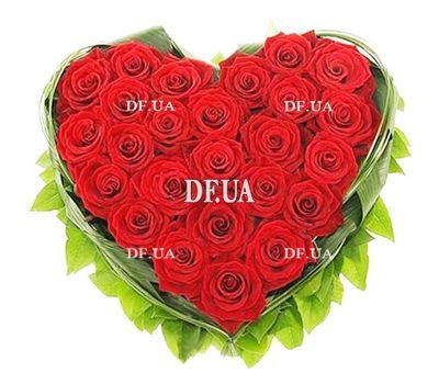 Heart of red roses