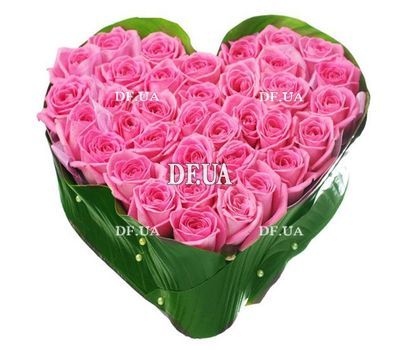 Heart of pink roses
