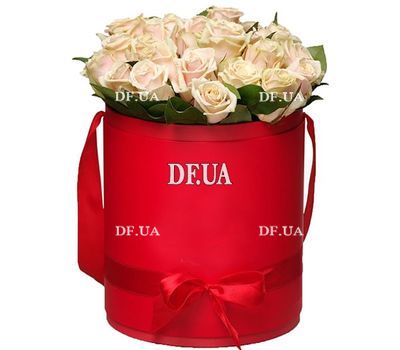 25 cream roses in a round box