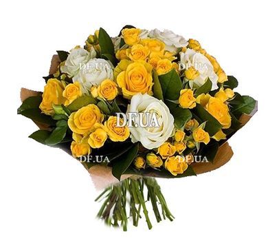 Bouquet of bush roses and regular roses