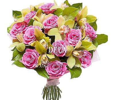 Bouquet for the anniversary of the woman