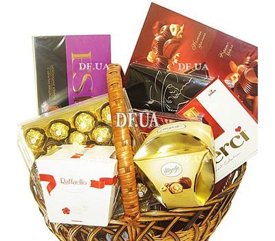 Gift basket with sweets to buy