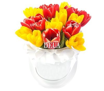 Small box with tulips