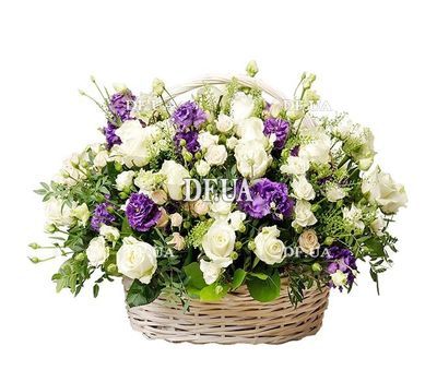 Excellent basket of roses and eustoma