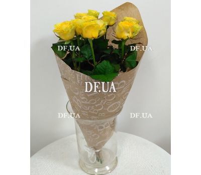 Bouquet of 11 yellow roses - view 1