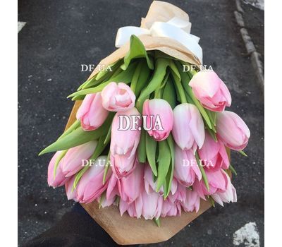 Bouquet of 25 tulips - view 1