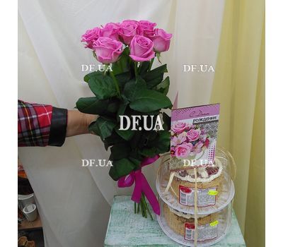 Small bouquet of 9 pink roses - view 1