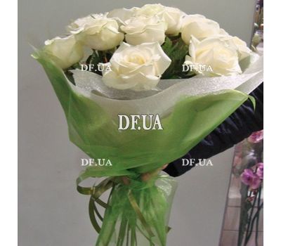 Bouquet of 15 roses in craft - view 1