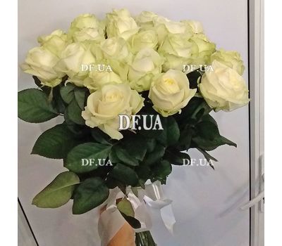 Bouquet of 17 roses - view 2