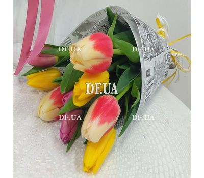 Bouquet of 9 tulips - view 1