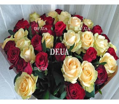 Wonderful bouquet of roses - view 2