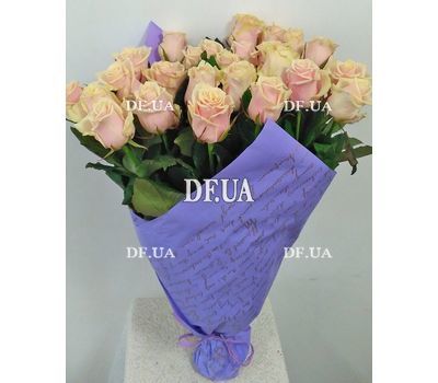 Cream roses on a short leg - wiev 1