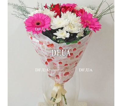 Сute mini bouquet of flowers - view 2