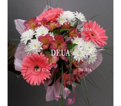 Сute mini bouquet of flowers - view 6